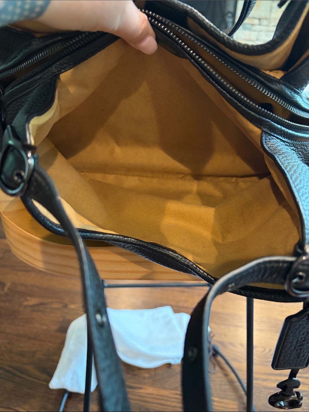 Coach Shoulder Bag - Picture 4 of 11